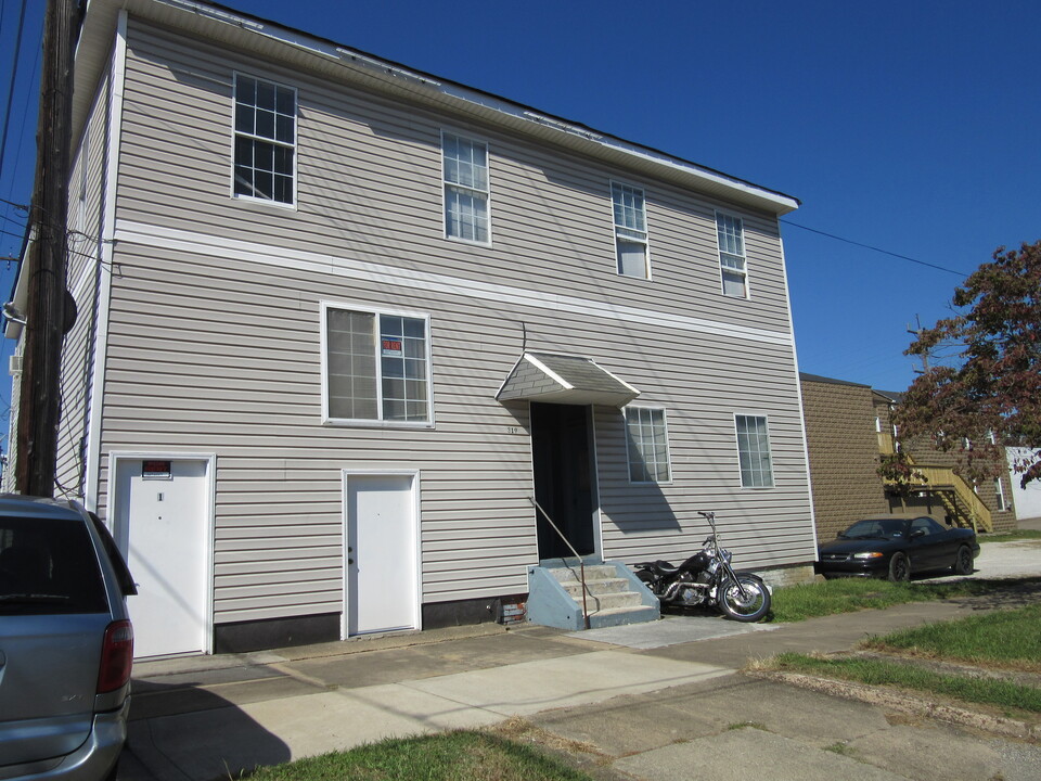 319 4th St in Huntington, WV - Building Photo