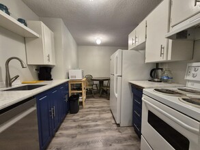 350 Belmont Rd in Colwood, BC - Building Photo - Building Photo