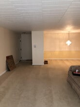 213 Forest Green Dr in Coraopolis, PA - Building Photo - Building Photo