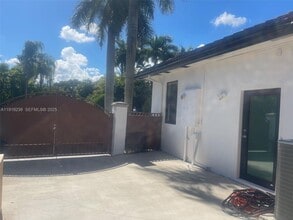 8775 SW 164th St in Palmetto Bay, FL - Building Photo - Building Photo