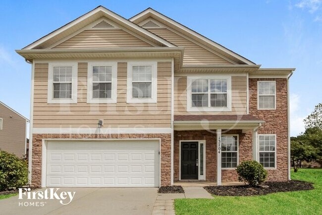 13704 Stringfellow Ln in Charlotte, NC - Building Photo - Building Photo