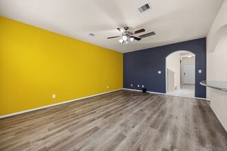 7223 Pavilion Dr in Houston, TX - Building Photo - Building Photo