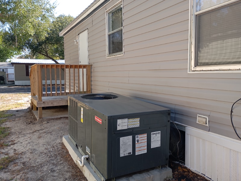 14033 Bream Dr in Hudson, FL - Foto de edificio