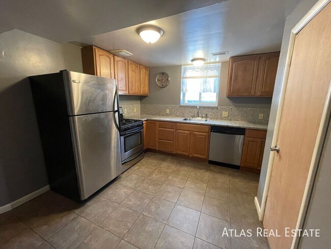 1833 Hooker St in Denver, CO - Building Photo - Building Photo