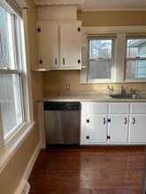 33 Woodbine St in Waterbury, CT - Building Photo - Building Photo