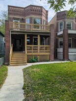 1821 W Greenleaf Ave in Chicago, IL - Building Photo