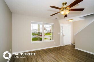 1991 Calvert Cir in Greenwood, IN - Foto de edificio - Building Photo