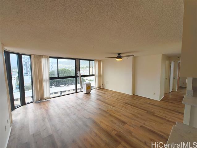 2724 Kahoaloha Ln in Honolulu, HI - Foto de edificio