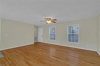 9469 Glass Rd, Unit 01-0105 in Hayes, VA - Building Photo - Building Photo