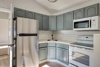 2913 Filbert St, Unit 2917 in Emeryville, CA - Building Photo - Building Photo