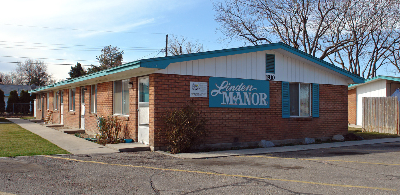 1910 E Linden St in Caldwell, ID - Foto de edificio