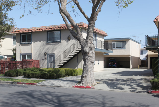 1136 Paloma Ave in Burlingame, CA - Foto de edificio - Building Photo