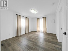 2432 Front Rd in Windsor, ON - Building Photo - Building Photo