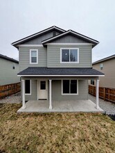 416 S Kansas Loop in East Wenatchee, WA - Building Photo - Building Photo