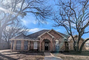 7313 Century Dr in North Richland Hills, TX - Building Photo