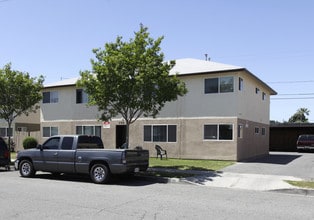 702-758 N Mavis St in Anaheim, CA - Foto de edificio - Building Photo