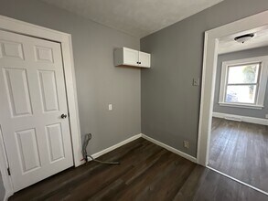 2411 Indiana Way NE in Canton, OH - Building Photo - Building Photo