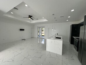 325 Paulcrest Ave in Lehigh Acres, FL - Building Photo - Building Photo