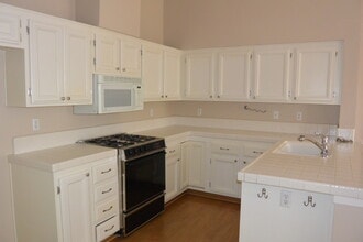 5433 W La Vida Ct in Visalia, CA - Foto de edificio - Building Photo