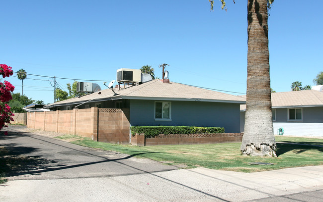 2214 S Granada Dr in Tempe, AZ - Building Photo - Building Photo