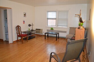 721 Broad Ave in Ridgefield, NJ - Building Photo - Building Photo