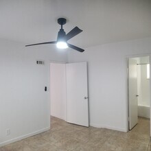 823 San Fernando Pl, Unit B in San Diego, CA - Foto de edificio - Building Photo