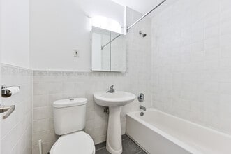 214 St George St in Toronto, ON - Building Photo - Building Photo