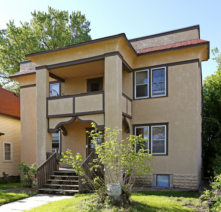 1372 Selby Ave. in St. Paul, MN - Building Photo