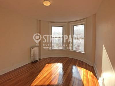 property at 7 Mt Hood Rd