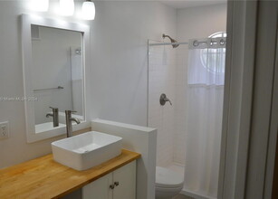 330 S W 122nd Terrace in Pembroke Pines, FL - Building Photo - Building Photo