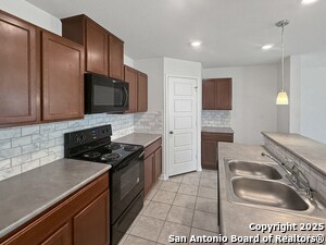 3439 Jefferson Dr in New Braunfels, TX - Building Photo - Building Photo