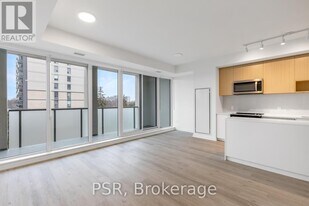 4365 Bloor St W in Toronto, ON - Building Photo