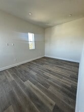 1015 W 21st St in Los Angeles, CA - Foto de edificio - Building Photo