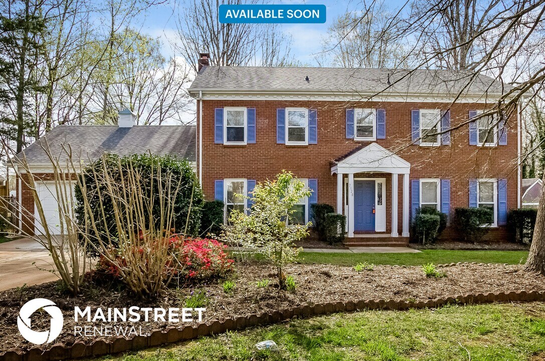 7128 Amarillo Dr in Charlotte, NC - Building Photo