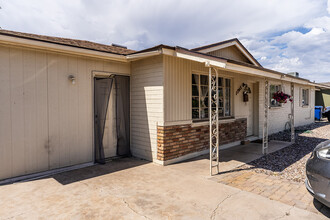 1345 E Orange St. in Tempe, AZ - Foto de edificio - Building Photo