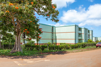 1046 Ehoeho Ave in Wahiawa, HI - Foto de edificio - Building Photo