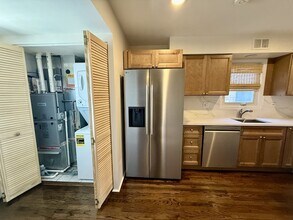 6017 W Montrose Ave, Unit 2 in Chicago, IL - Building Photo - Building Photo