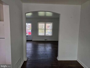 7873 Charlesmont Rd in Dundalk, MD - Building Photo - Building Photo