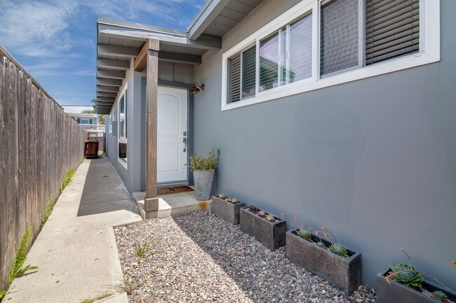 property at 810 Calle Puente