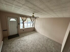 68 W Center St in Nesquehoning, PA - Building Photo