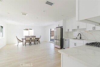 9813 Foothill Blvd in Los Angeles, CA - Building Photo - Building Photo