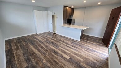 79 S Parkwood Ave, Unit Parkwood Studio in Pasadena, CA - Building Photo - Building Photo