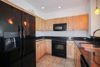 628 Cleveland St in Clearwater, FL - Foto de edificio - Building Photo