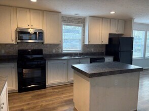 1961 Winter Park Dr in Ankeny, IA - Foto de edificio - Building Photo