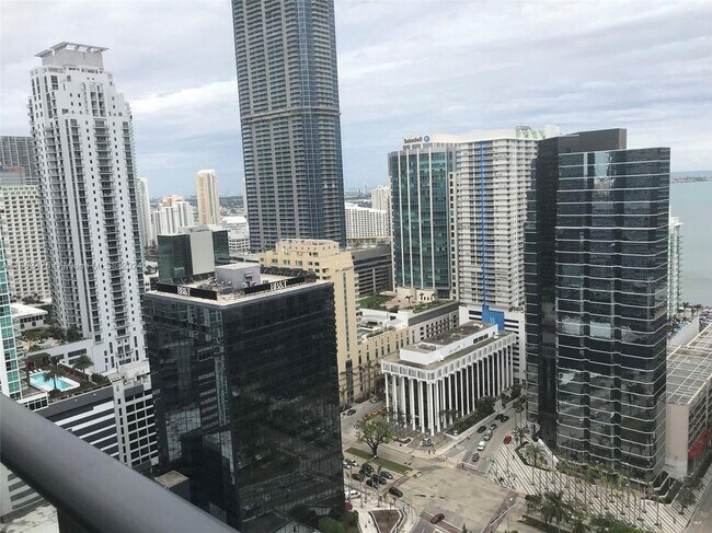 1300 S Miami Ave in Miami, FL - Building Photo - Building Photo