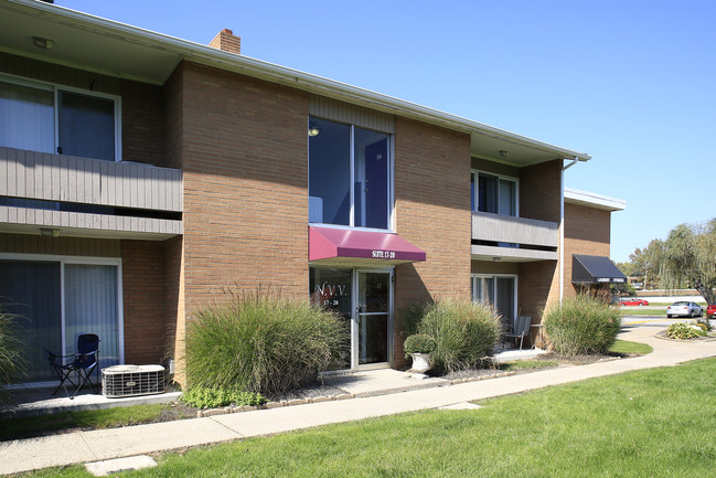 Northern View Villas in North Olmsted, OH - Building Photo - Building Photo