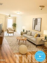 136 Sunnyview Ln in Clayton, NC - Building Photo