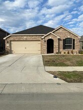 125 Morning Glory Dr in Sanger, TX - Building Photo - Building Photo