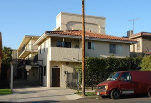 4011 Oakwood Ave in Los Angeles, CA - Building Photo
