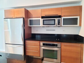 244 Biscayne Blvd, Unit 1008 in Miami, FL - Building Photo - Building Photo